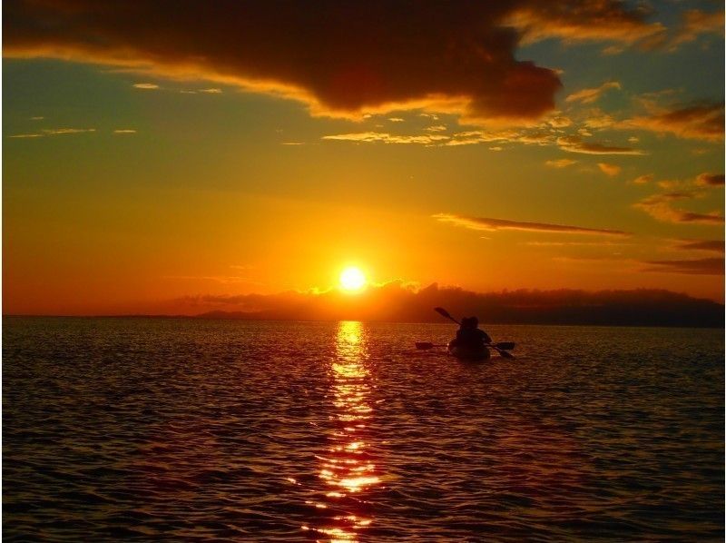 沖縄 石垣島 地域共通クーポンok 夕方 茜色の夕日に包まれる 選べるサンセットsuporカヌー 写真データ無料 Activityjapan