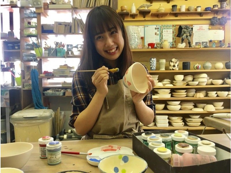 【大阪・心斎橋駅】☆手びねり+絵付け☆2回の体験でこだわりの陶芸作品を作ろう