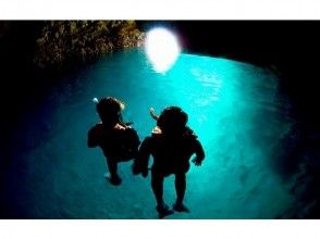 [Okinawa ・ Onna village] Blue cave snorkel + tropical fish feeding snorkel