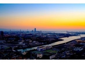 【大阪発】上空300mの絶景ツアー！観光名所をヘリコプター遊覧飛行体験【7分】