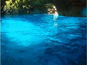 【 Okinawa · Chubu】 Blue cave experience Snorkeling ☆ Exclusive guide holding charter · With photo gifts!の画像