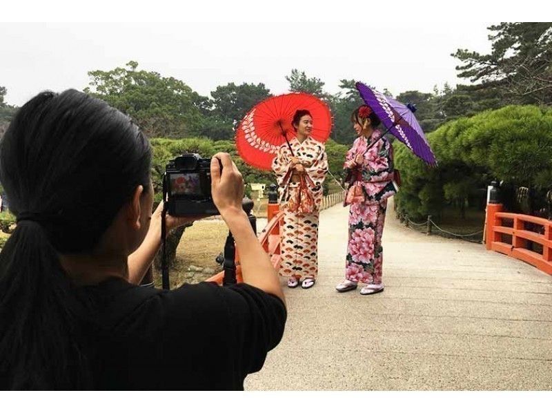 ミシュラン三ツ星。庭園の国宝「栗林公園」で記念写真