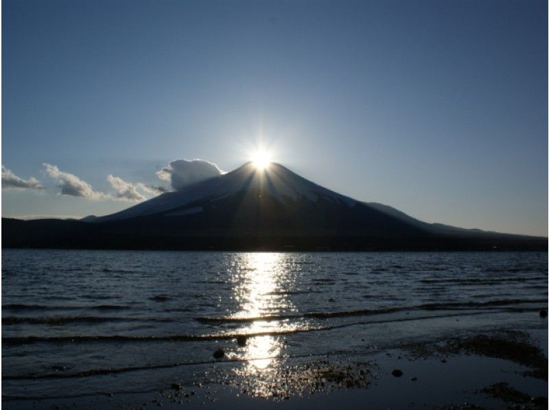 自然界が起こす神秘の絶景！ダイヤモンド富士の観賞＆西湖樹氷まつりとライトアップ見学バスー　13671