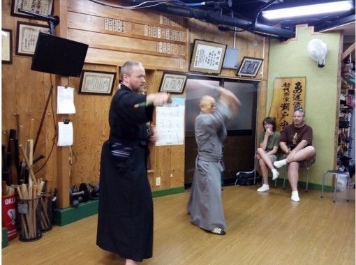 [Osaka Kyobashi] Japanese sword cutting experience! Japan Culture Experience where you can feel the samurai spirit with real martial arts (Busho course)の画像