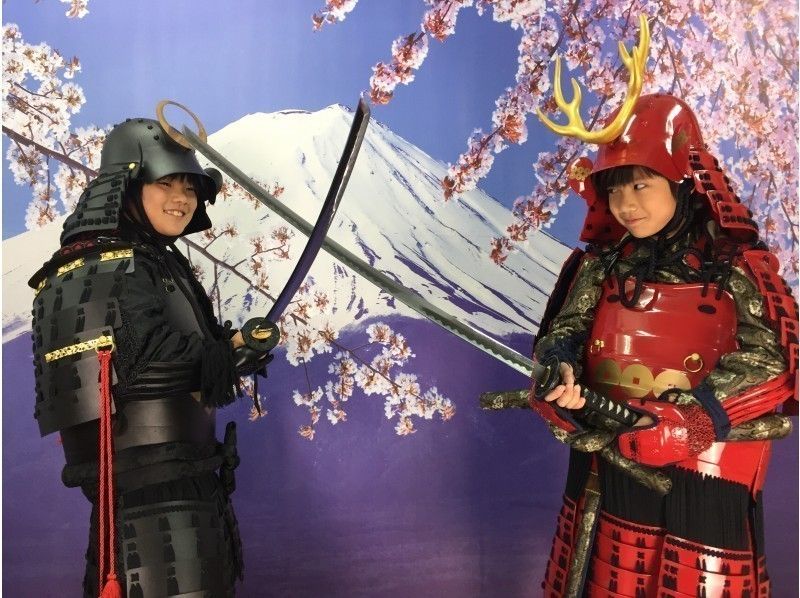 【沖縄・那覇】国際通り近く★本格的な甲冑を着て戦国武将になろう!