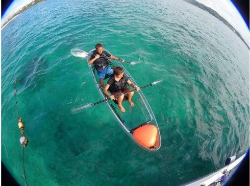 【冲绳恩纳村】家庭旅行推荐！乘坐“Clear Kayak”，享受优雅的海上漫步♪の画像