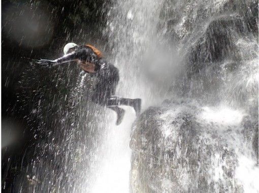 Canyoning pounding course 1 day course Lunch / drink with photosの画像