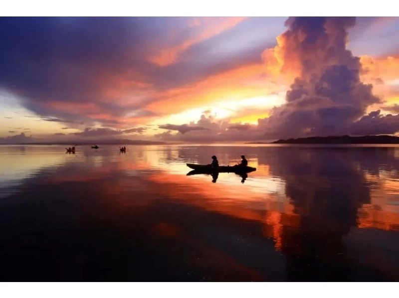 [Okinawa Prefecture, Ishigaki Island] Sunset Night Kayaking & Stargazing Tour の紹介画像