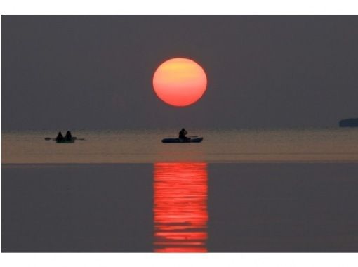 [Okinawa Prefecture, Ishigaki Island] Sunset Night Kayaking (Watch the sunset and starry sky from a kayak)の画像