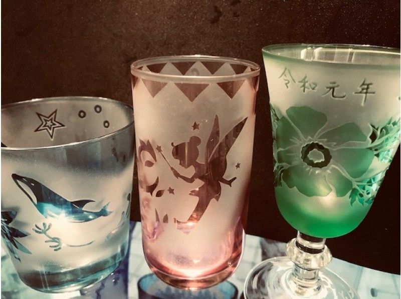 【浅草橋4分】砂で削るガラス工芸で、グラスに好きな絵や文字を彫刻できるよ。すぐに持ち帰りＯＫ．