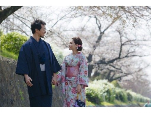 [京都/京都站]和服租賃“和服體驗”穿著經典的和服，在京都散步！京都站步行7分鐘（有英語）の画像