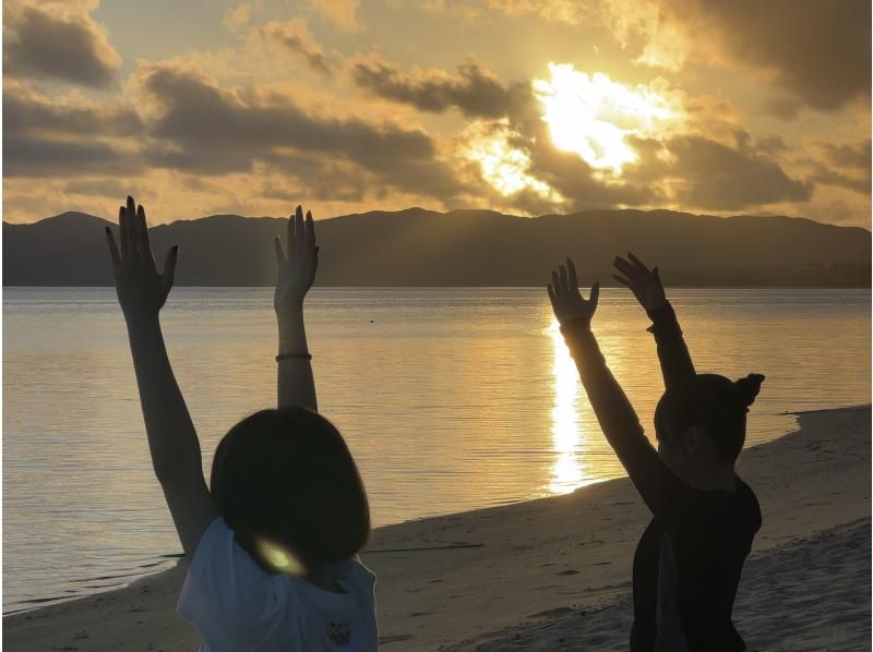 【石垣島】ビーチ朝ヨガ体験 ! 朝陽を見ながら大自然のなかでリラックス！Gopro写真プレゼント＋少人数制・ハーブティーつき★初心者歓迎の紹介画像