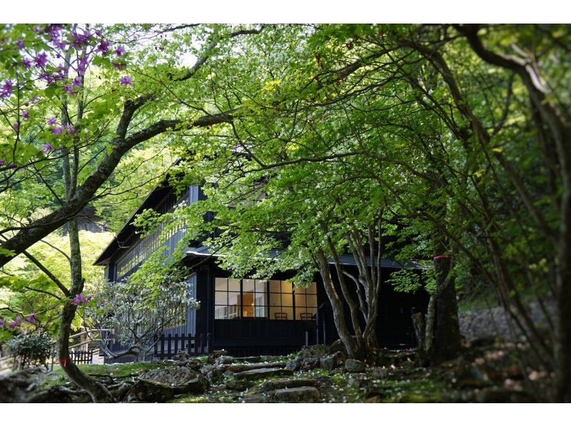 【JR宇都宮駅発】イタリア英国大使館別荘記念公園・中禅寺湖畔と日本三大名瀑華厳ノ滝