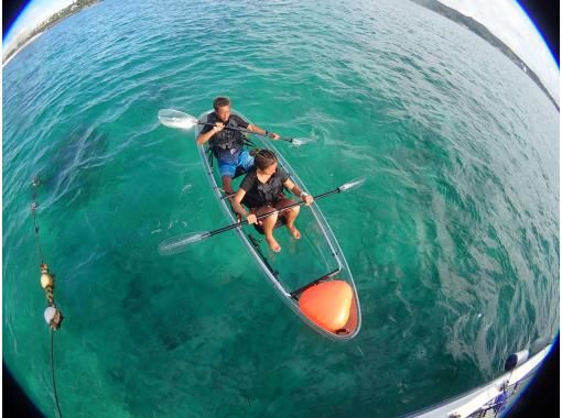 [冲绳蓝洞]蓝洞浮潜和透明皮划艇套装计划乘私人船去の画像