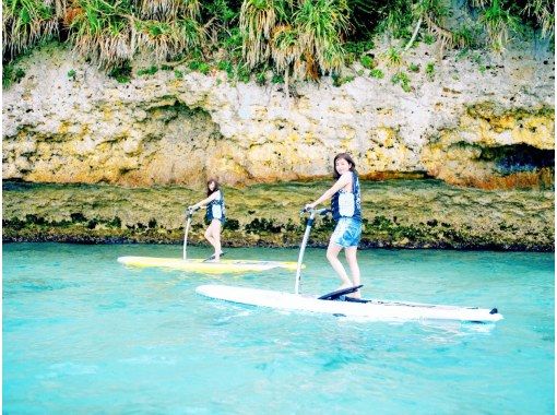 [Okinawa / Kouri Island / SUP] Experience with a secure charter for each group! Experience a new sensation sap! Pedal sap rental 30 minutes ♪の画像