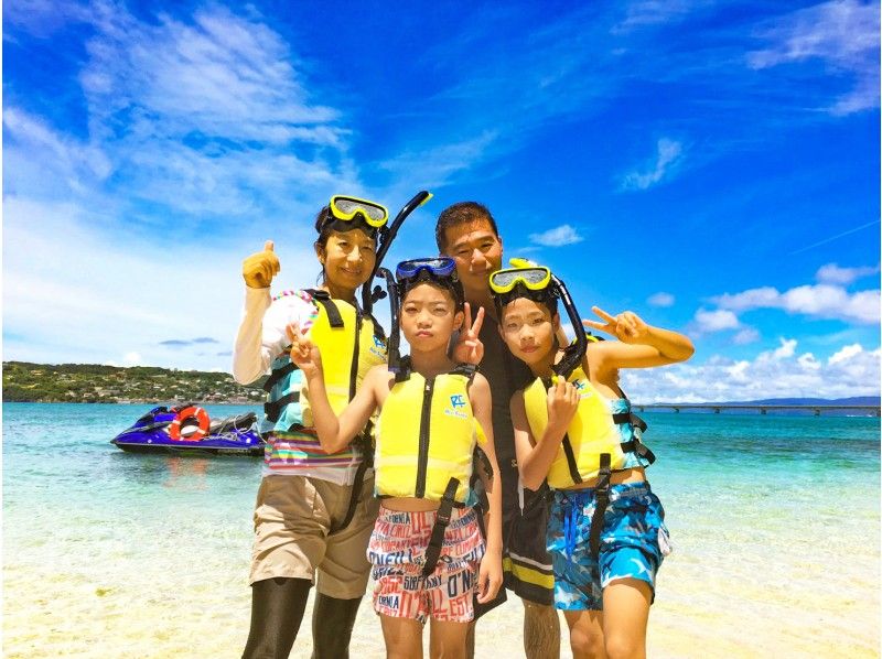 [Okinawa / Kouri Island] Experience with a secure charter for each group! Let's look for clownfish and turtles Snorkel tour 60 minutes ♪の紹介画像