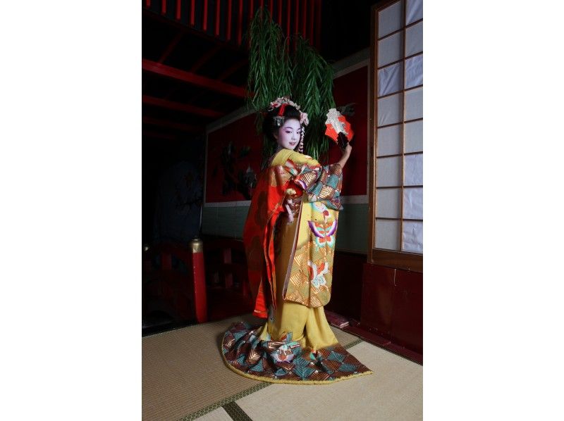 [Tokyo, Asakusa] You can choose the color of skin makeup! Photo shoot at a Japanese-style studio for a full-fledged geisha " Maiko experience "! Free skin fix! Photo album handed on the On the day!の紹介画像