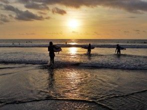 《湘南・茅ケ崎》初心者向け！体験サーフィンスクール《インストラクターと満喫１日コース》 