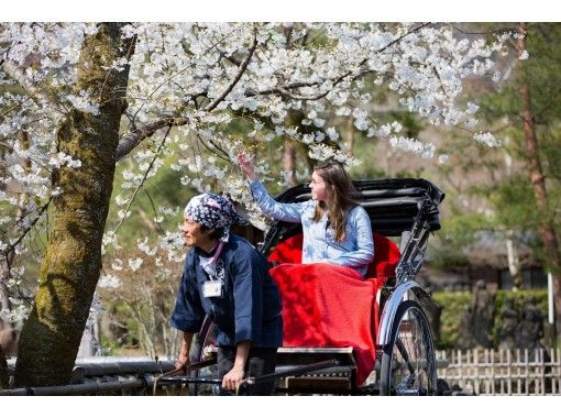 [Kyoto / Kyoto Station] Kimono Rental with kimono experience " Rickshaw + dressing set plan" 7 minutes on foot from Kyoto Station (English available)の画像