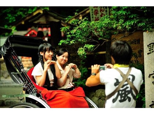[京都/京都站]租借有和服体验的和服“人力车+着装套餐（2人用）”，距京都站步行7分钟（提供英语）の画像
