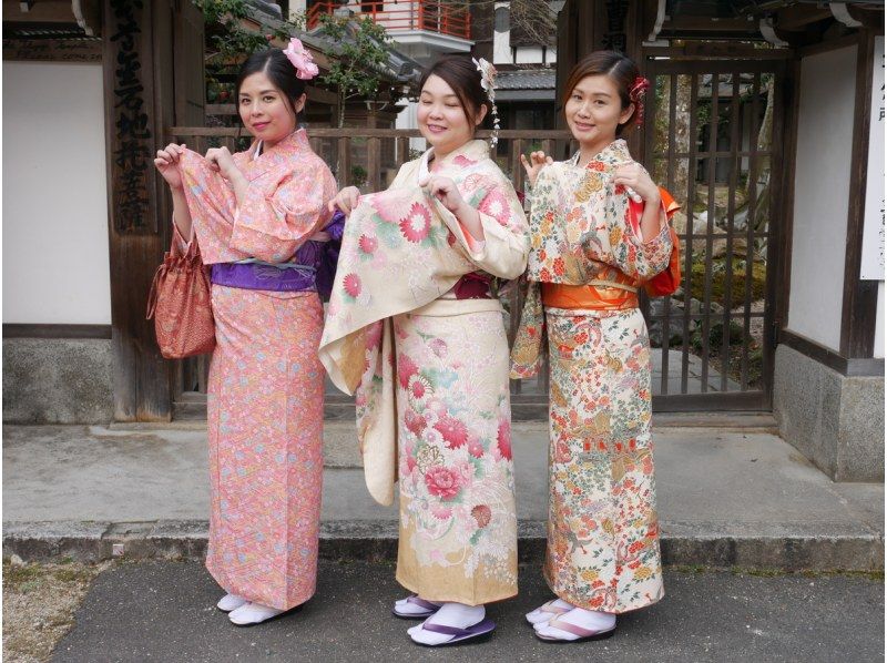 Take a walk in Miyajima in kimonoの紹介画像