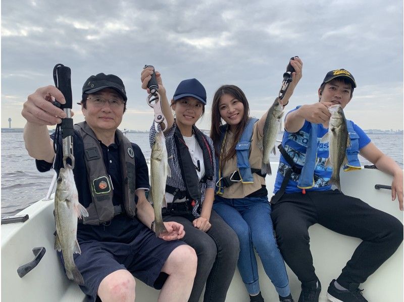 【東京都・隅田川】初めての釣りを完全サポート!家族や仲間で完全貸切♪手ぶらでルアーフィッシング体験♫