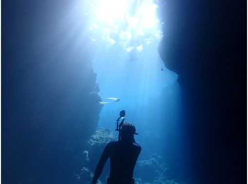【沖縄・恩納村】青の洞窟体験ダイビング！気分はマーメイド♪ ☆の画像