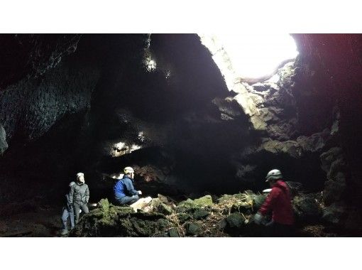 青木ヶ原樹海・知られざる天然洞窟体験（手話対応）の画像