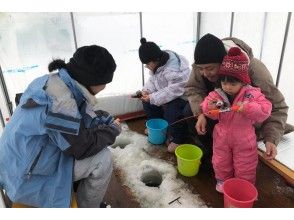 北海道のワカサギ釣り 氷上ワカサギ釣り体験 ツアーのアクティビティ 遊び 体験 レジャーの格安予約 アクティビティジャパン 日帰り旅行