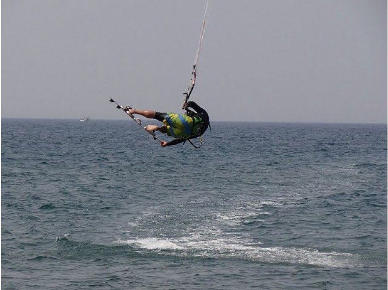 [Fukui ・ Mikuni / Takasu] Kite board 1-day experience course Experienced instructors will take lessons!の紹介画像