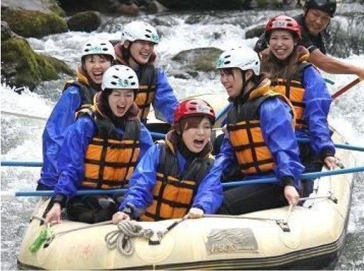 [เกียวโต・ Hozugawa 】รถไฟเหาะธรรมชาติที่ผลิตโดย Mother Nature!ล่องแก่งทัวร์ (9:00 น. แน่นอน)の画像