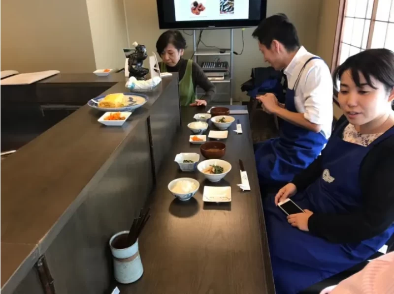 【東京・台東区】和食の基本!「ダシ」づくりで鰹節、昆布、煮干しのダシの違いを知ろう