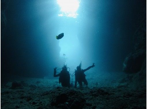 [沖縄·恩納村】便宜！乘船藍洞體驗深潛♪の画像