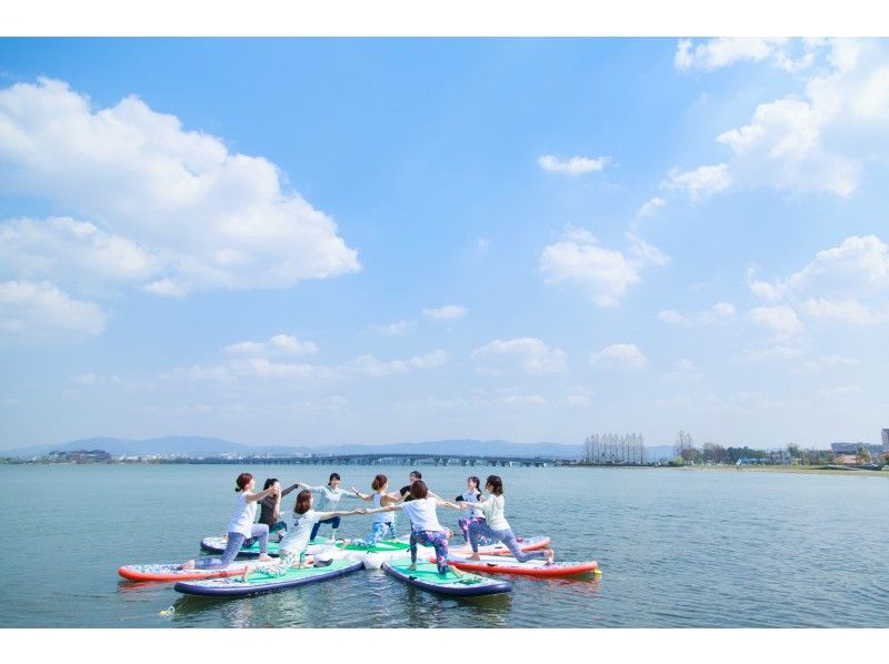 【滋賀・琵琶湖】手ぶらでSUP Yogaしよう!!週末、琵琶湖でリラックス♪<定期開催>