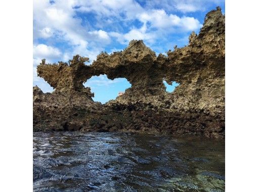 ウインター特別プラン！【沖縄・宮古島】幻のハート岩を眺めるツアー！ハート岩SUP90分コース！（体験説明付、写真撮影付）　　の画像