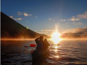 ≪Coming at 5 o'clock≫ Canoe tour with a spectacular view at Lake Chuzenji in Nikko Small group, reserved, with photos