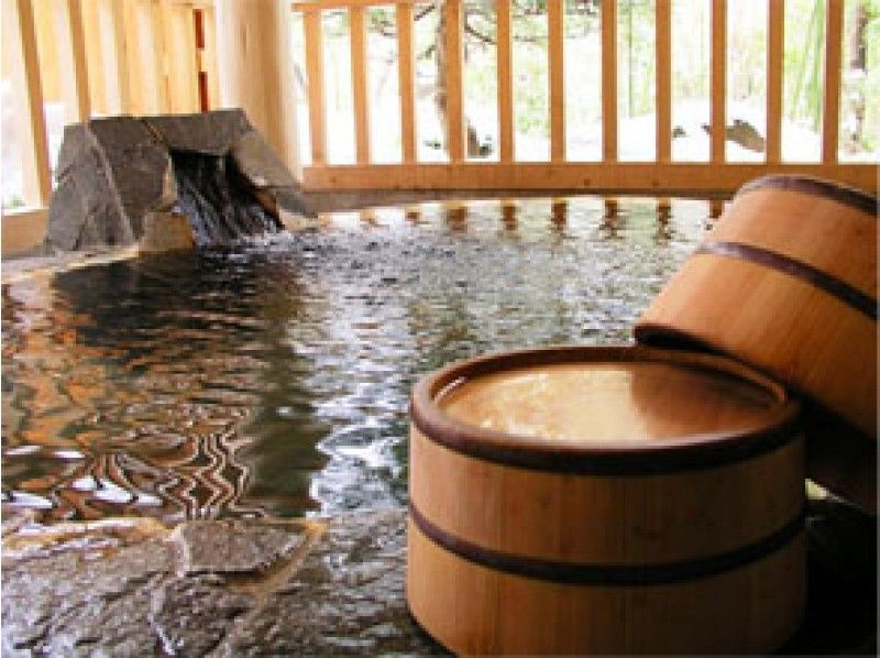 【北海道・網走発】秋のひがし北海道周遊バス 網走市内⇒層雲峡温泉(北見経由)