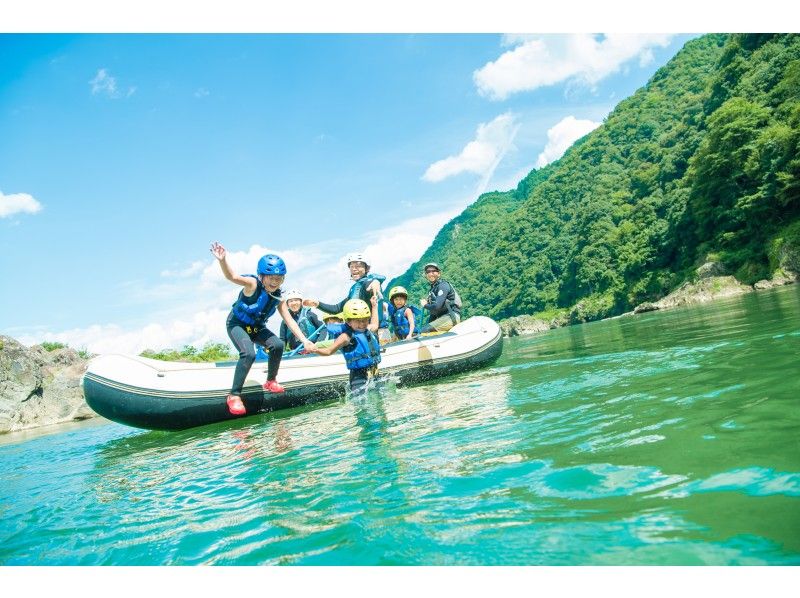 【岐阜木曽川/写真付】ファミリーの休日にぴったり!美しい峡谷と激流を漕ぎ進む「木曽川アドベンチャー」