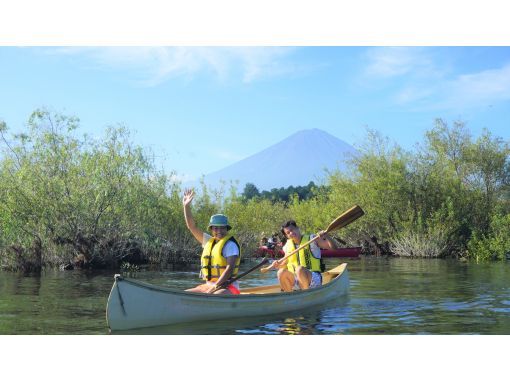 [Yamanashi Prefecture, Lake Kawaguchi] Lake Kawaguchi Canadian Experience - 120-minute course - Canoeing on the lake and a trip to make memoriesの画像