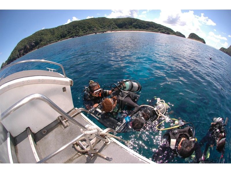 ★初心者＆ブランクダイバー応援プラン！！★慶良間ボートファン２ダイブ【本島中部発・器材無料・終日】