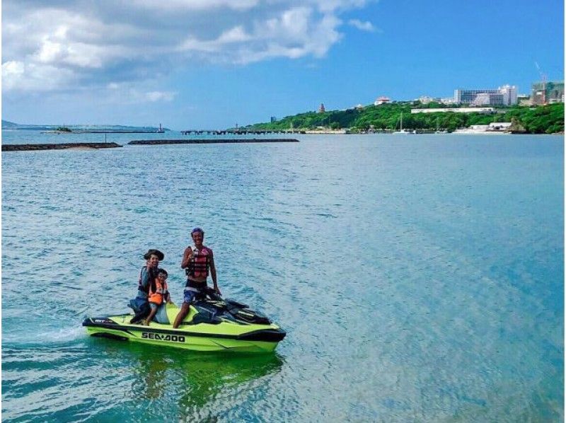 【沖縄・本部】ガイドが運転♪ 水納島＆瀬底島周遊ジェットスキーツーリング体験（無免許者向け）の紹介画像