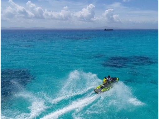 [Okinawa ・ Headquarters] Guide is driving ♪ Kouri Island tour Jet ski Touring experience (for unlicensed users)の画像