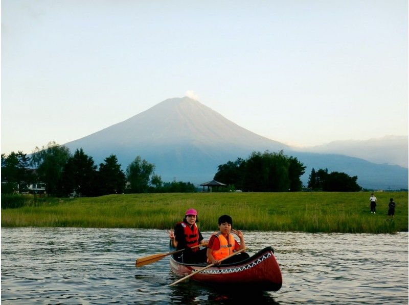 【河口湖】夕暮れカヌー体験/カヌーを使って湖上散歩&親子、友達、グループで思い出作りの旅