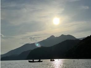 【山梨县河口湖】盛夏河口湖加拿大独木舟体验～90分钟日落路线～在湖上划独木舟，留下难忘的旅程