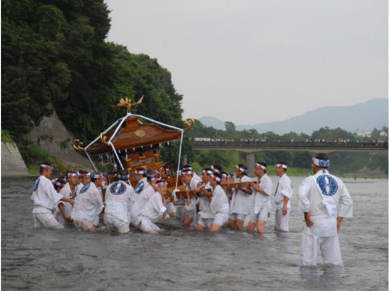 【埼玉】300年以上の歴史を持つ「秩父川瀬祭」見学&涼風の長瀞ラインくだりバスツアー【14538】