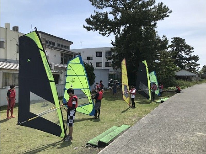 【静岡・清水】風を受けて進む魅力を体感！！ウィンドサーフィン1日レッスンプラン！７才から参加OK！