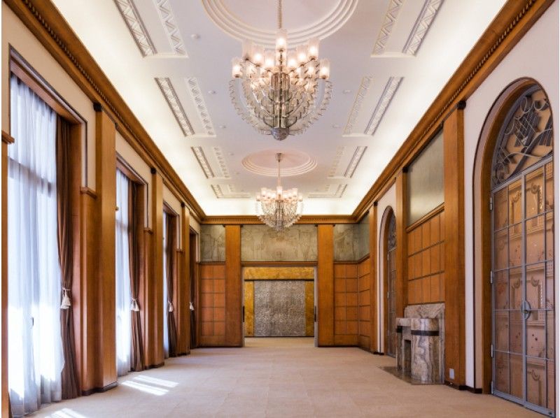 旧朝香宮邸(東京都庭園美術館)建物公開展と迎賓館本館内部見学バスツアー【14552】