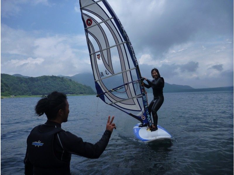 山梨 本栖湖 富士五湖 風になろう ウィンドサーフィンスクール アクティビティジャパン