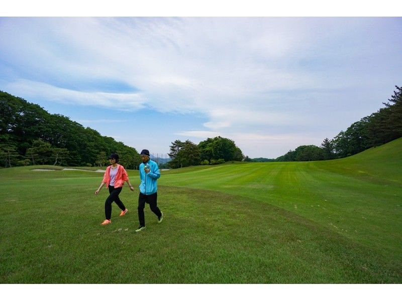 【宮城・仙台市泉区】朝活ウォーキングで森林セラピー～朝の空気を感じながらフェアウェイをウォーキング～