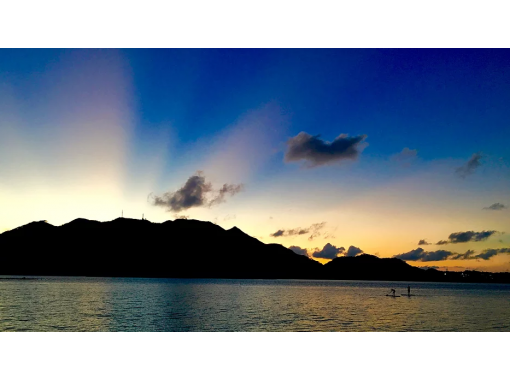 [冲绳石垣岛]从秘密地点享受星空和夜光藻的旅行夜光藻夜间SUP之旅♪の画像